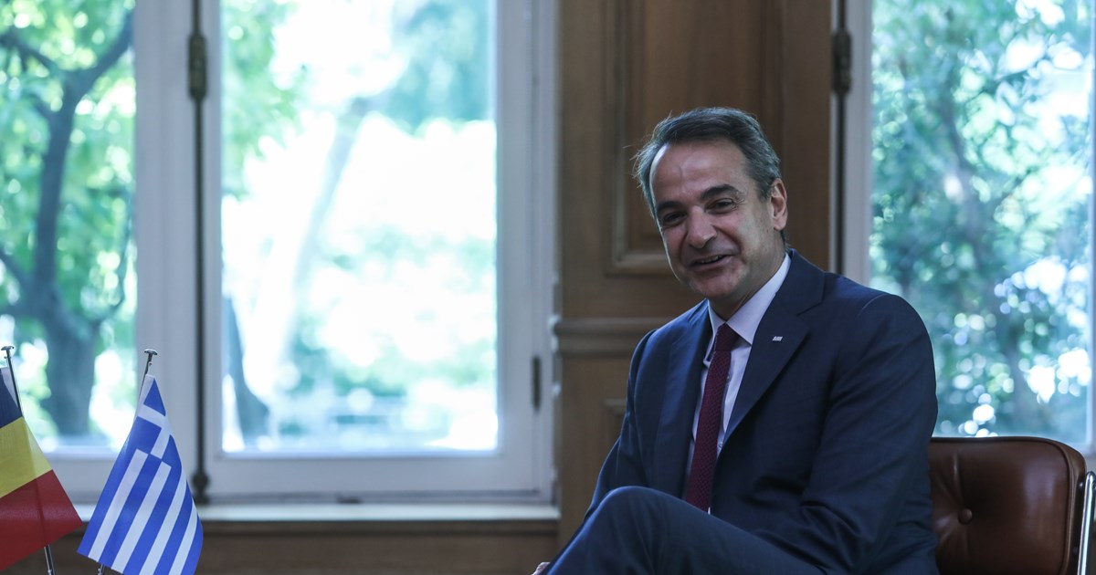 Επίσκεψη Μητσοτάκη στην Κομοτηνή: Επαιξε μπάσκετ με παιδιά - Συνάντηση και με εκπροσώπους της μειονότητας [εικόνες]