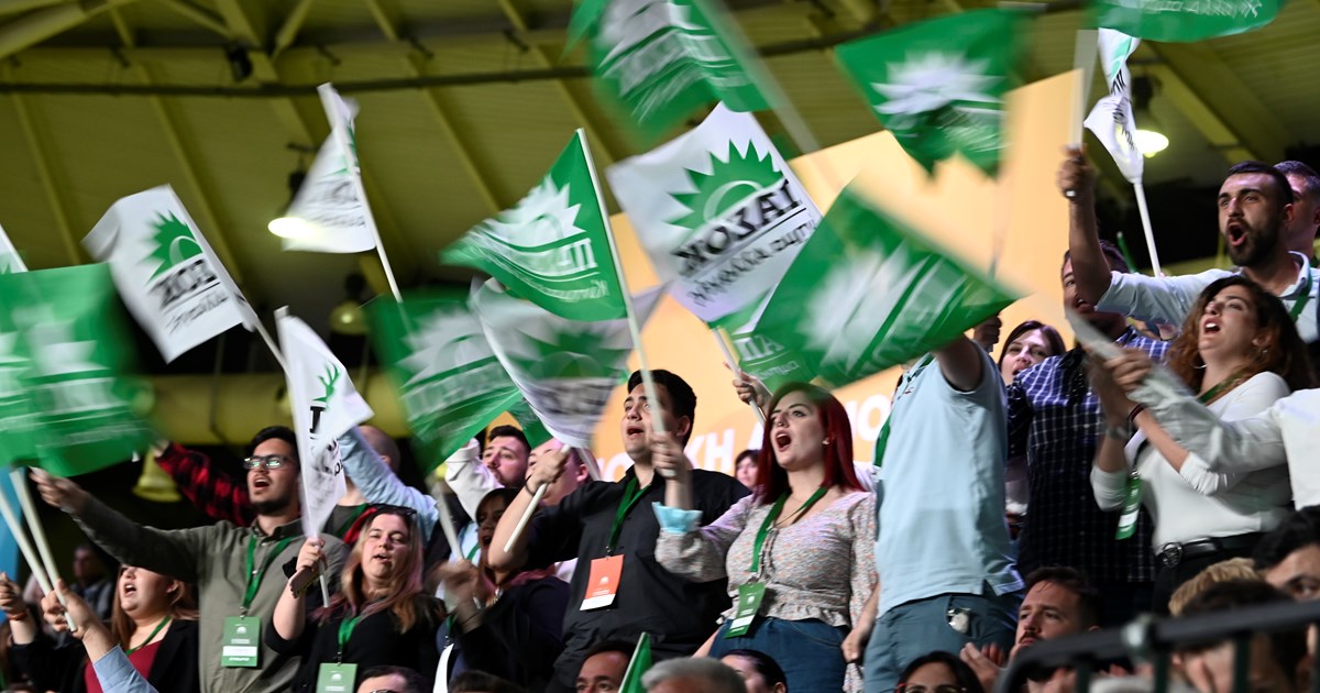 Οι 3 ατάκες στο συνέδριο του ΠΑΣΟΚ που ξεχώρισαν: Το "ηφαίστειο που ξυπνά", το "βυτιοφόρο του ΣΥΡΙΖΑ" & το "ΠΑΣΟΚ Ανέστη" - εικόνα 2