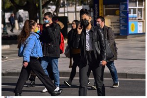 Συνεδριάζουν οι λοιμωξιολόγοι για τη μάσκα στους εξωτερικούς χώρους - Πότε θα καταργηθεί
