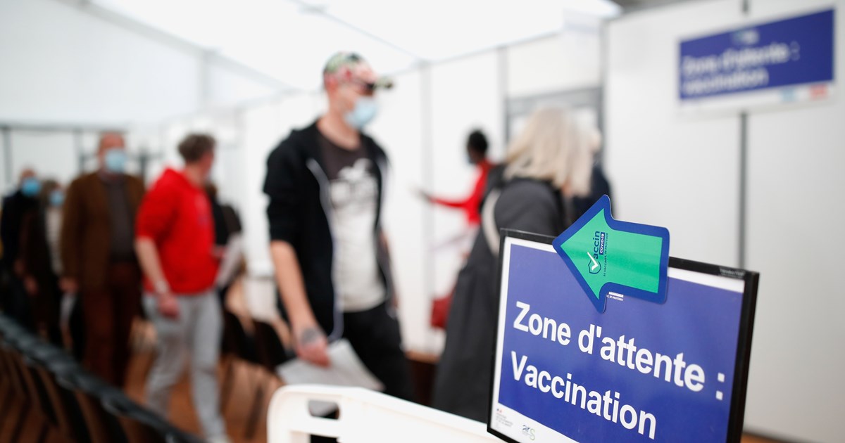 Γαλλία: Τρεις μήνες μετά τον εμβολιασμό η τρίτη δόση σε παιδιά 12 -17 ετών