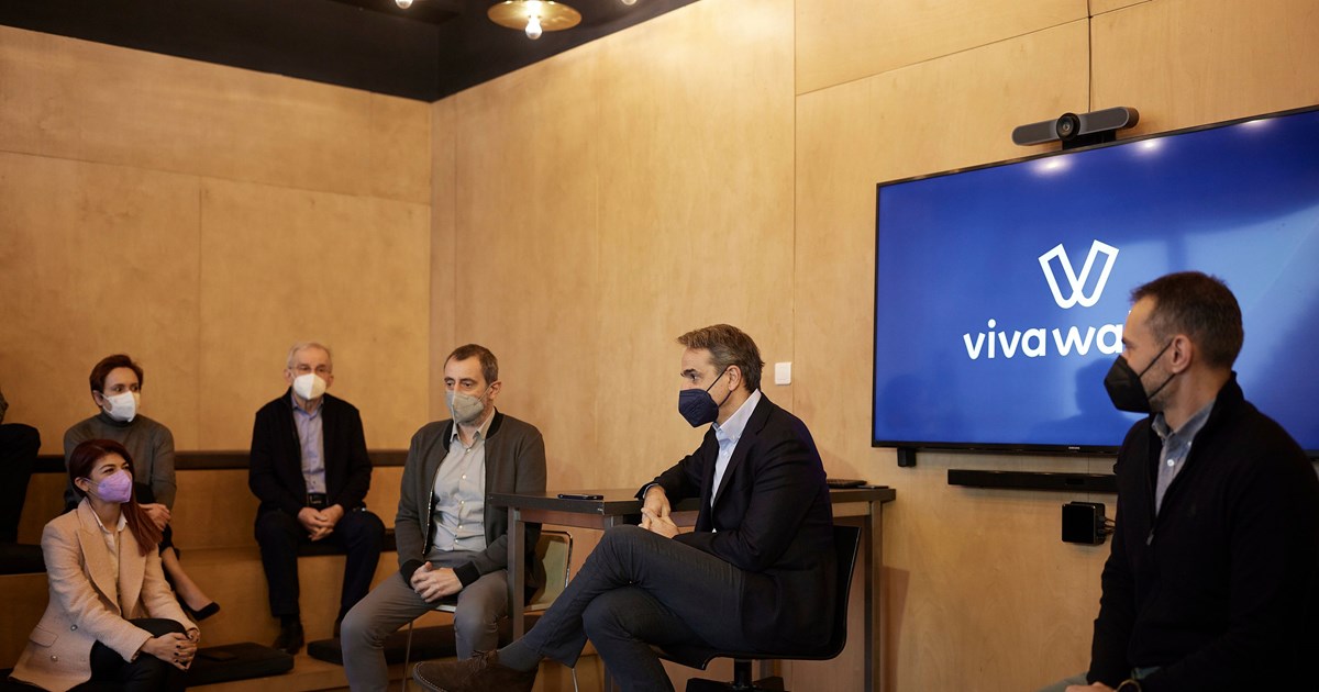 Με τη φρατζόλα στο χέρι ο Πέτρος Κωνσταντινέας του ΣΥΡΙΖΑ κατά της ακρίβειας: "Καλύτερα με παπάκι παρά με Μητσοτάκη..."