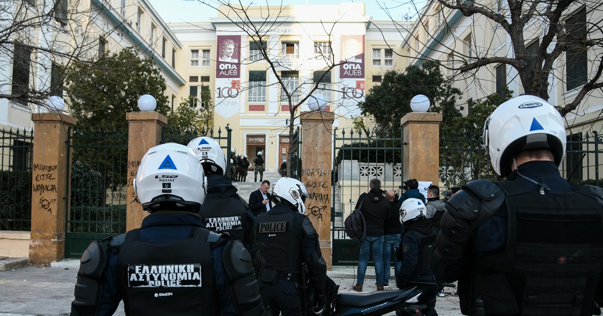 Πρύτανης ΑΠΘ: Η βιβλιοθήκη θα γίνει - Μια μικρή μειοψηφία προβαίνει σε εγκληματικές ενέργειες [βίντεο]