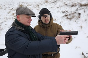 Σε κατάσταση έκτακτης ανάγκης η Ουκρανία - Στη Βουλή νόμος για την ελεύθερη οπλοφορία όλων των πολιτών - εικόνα 2