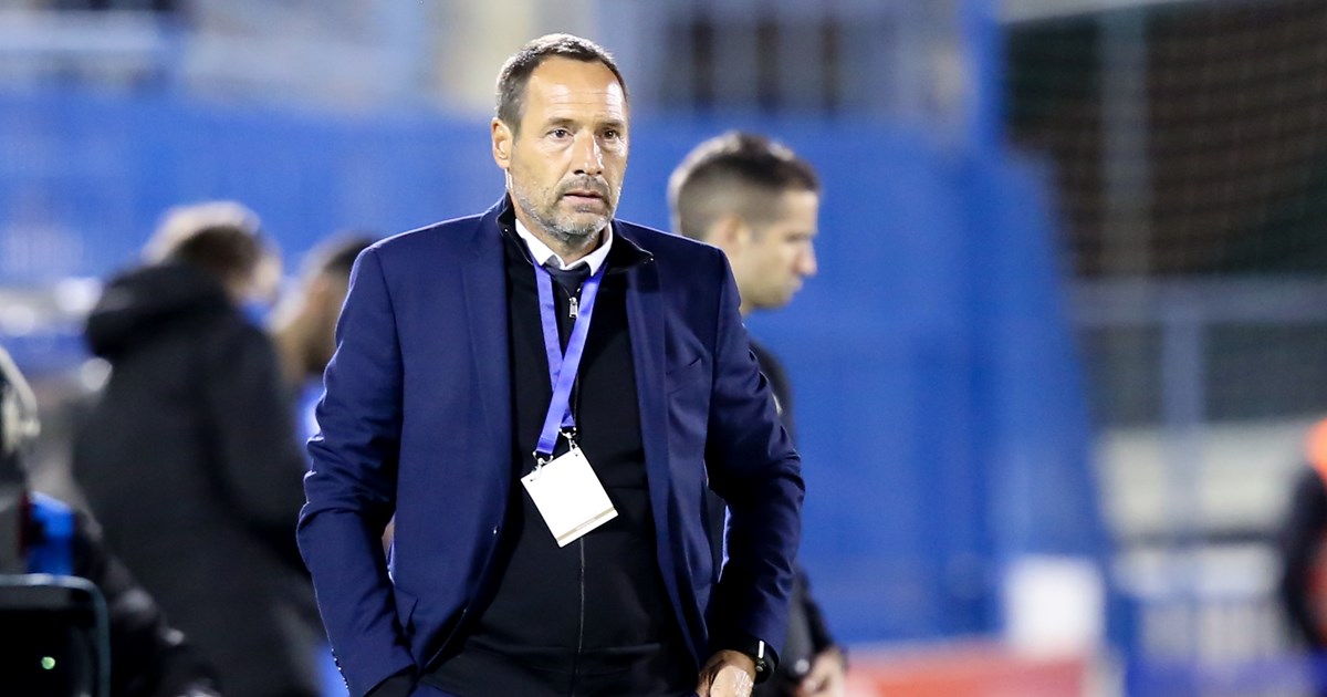 Τζον Φαν Σχιπ: "Δύσκολο αλλά έχουμε πίστη" - Τι είπε ο Ολλανδός προπονητής της Εθνικής για τον αγώνα με την Ισπανία