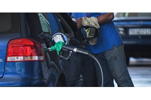 Ερχεται έμμεσο "πλαφόν" στην τιμή της αμόλυβδης – Πώς θα λειτουργεί το μέτρο