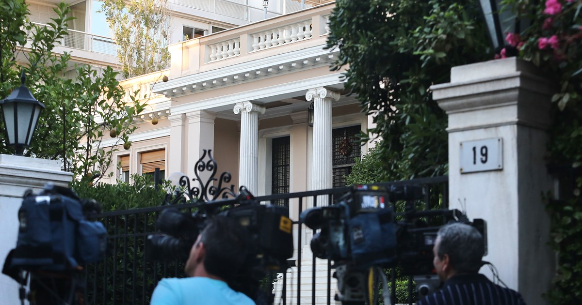 Απατεώνες "λογιστές": Υπόσχονταν επιστροφή φόρου και έκλεβαν ηλικιωμένους - Χιλιάδες ευρώ η λεία τους