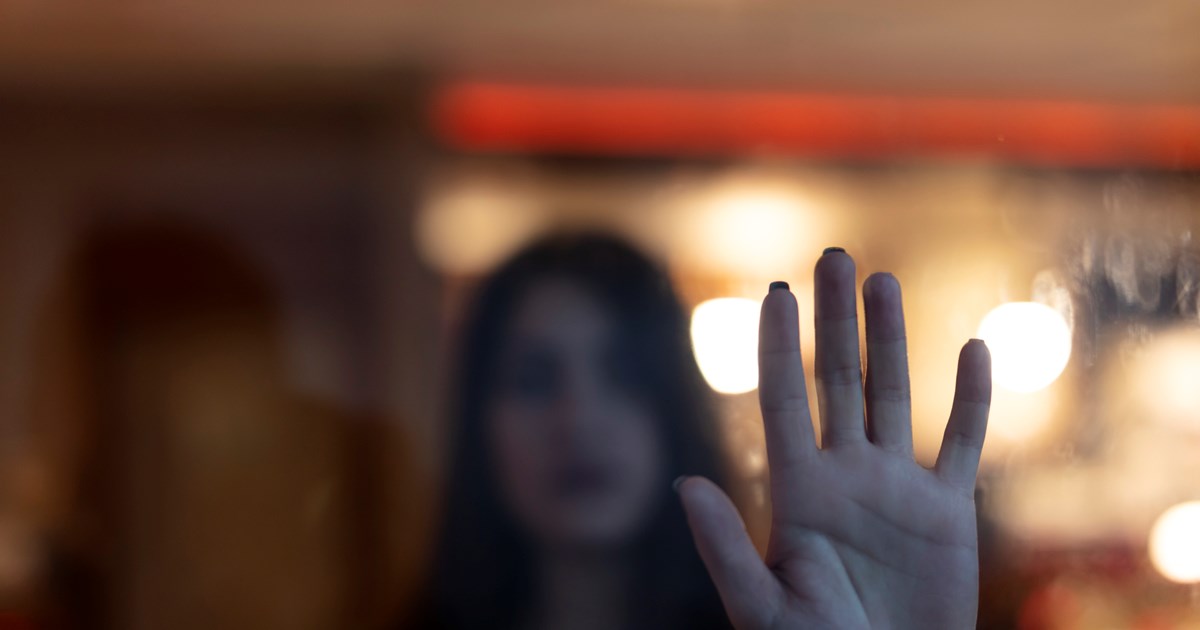 Επεισοδιακή καταδίωξη στη Δυτική Αχαΐα: Πετούσε ναρκωτικά από το παράθυρο και συνελήφθη μέσα στη... θάλασσα