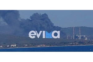 Συναγερμός στην Πυροσβεστική: Πυρκαγιά σε οικόπεδο στην Μεταμόρφωση