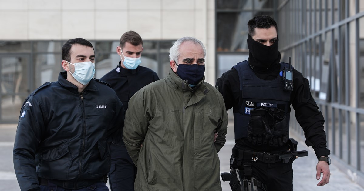 Πουλάει "τρέλα" ο Dr. Kontos: Ο Θεός μαζί με βότανα μπορεί να θεραπεύσει τον καρκίνο - Δεν απολογούμαι, εξομολογούμαι