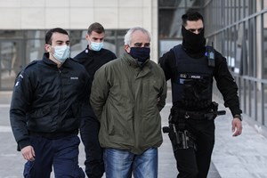 Πουλάει "τρέλα" ο Dr. Kontos: Ο Θεός μαζί με βότανα μπορεί να θεραπεύσει τον καρκίνο - Δεν απολογούμαι, εξομολογούμαι