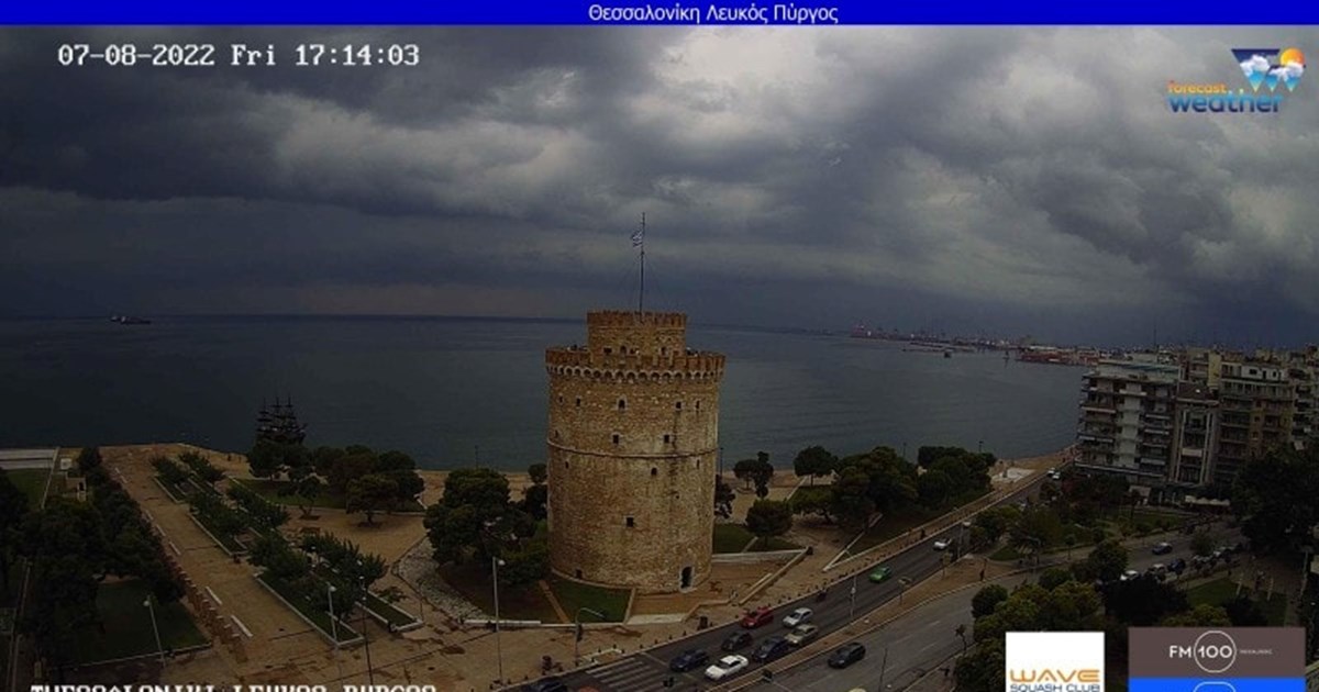 Κακοκαιρία: Μαύρισε ο ουρανός στη Θεσσαλονίκη – Κίνδυνος για στάσιμη…