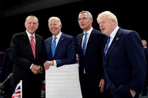 Σύνοδος ΝΑΤΟ - Τετ α τετ Αναστασιάδη με Ερντογάν για επανάληψη των διαπραγματεύσεων στο Κυπριακό