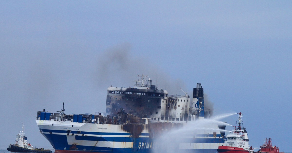 Euroferry Olympia: Έφτασε έξω από το λιμάνι του Αστακού