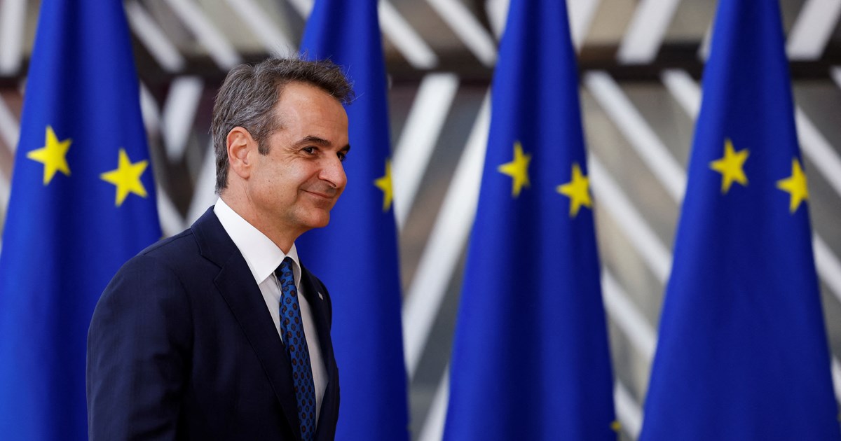 Τζανακόπουλος: Το αόρατο χέρι της αγοράς έπαθε συντριπτικό  κάταγμα - εικόνα 2