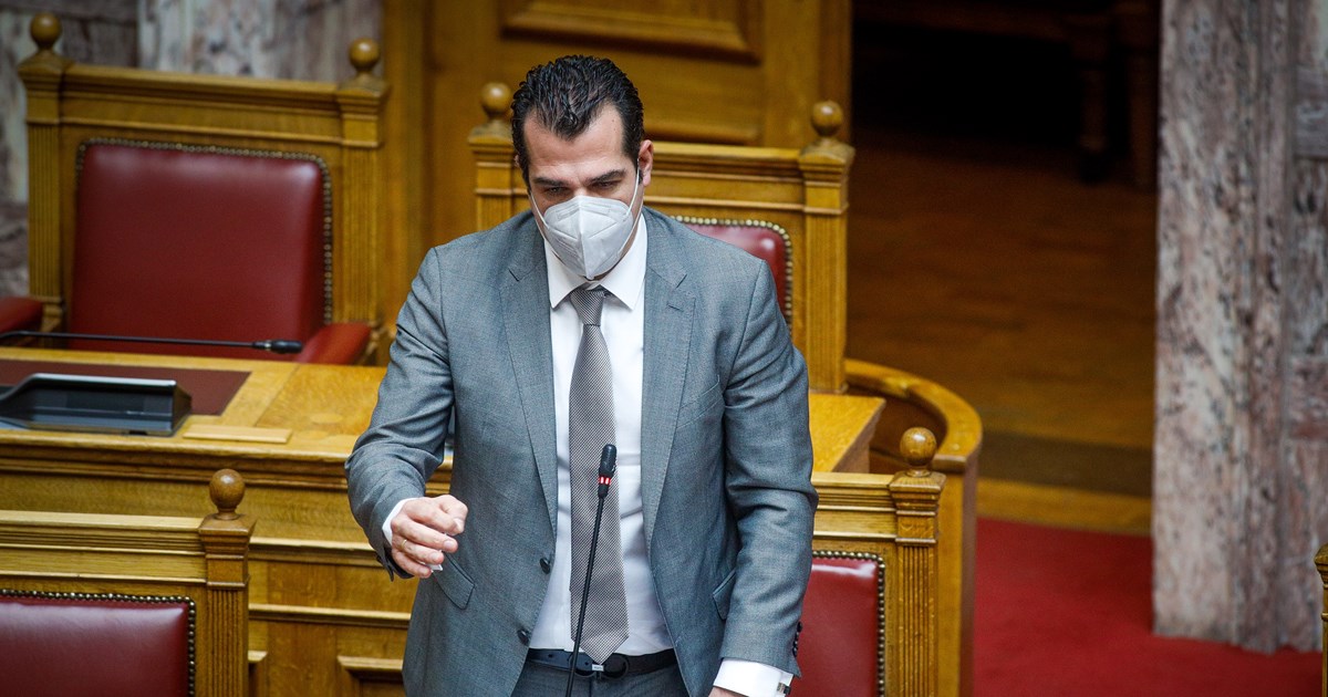 Δεν αυξάνεται τελικά ο ΦΠΑ στις μάσκες - Παραμένει στο 6% λόγω έξαρσης της πανδημίας, λέει ο Γεωργιάδης