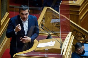 Βουλή: Πώς ψήφισαν τα κόμματα τις διατάξεις για τη νέα μείωση ΕΝΦΙΑ και την επιδότηση βενζίνης