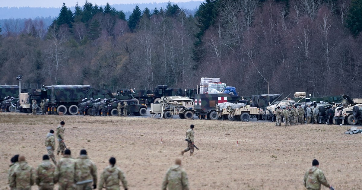 Ουκρανική κρίση: Το Κίεβο ζητά από τους Ουκρανούς να εγκαταλείψουν αμέσως τη Ρωσία