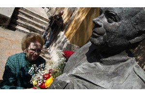 Η Πρόεδρος της Δημοκρατίας Κατερίνα Σακελλαροπούλου τίμησε τη μνήμη του αγωνιστή Σπύρου Μουστακλή - εικόνα 3