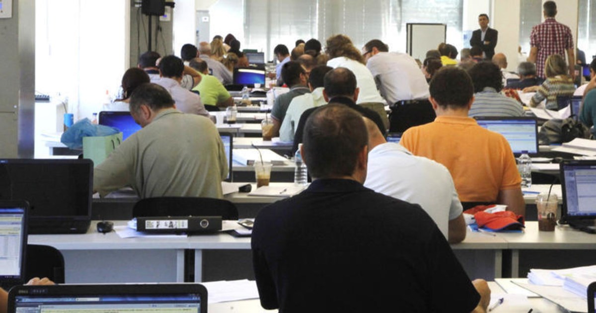 Φοροδιαφυγή μαμούθ σε 12 από 13 τουριστικά σκάφη στη Σαντορίνη