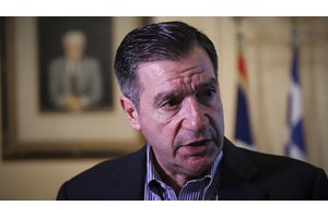 Ηλιόπουλος: Άμεση κοινωνική ανάγκη οι εκλογές – Σταγόνα στον ωκεανό τα επιδόματα για την ακρίβεια