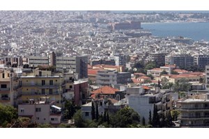 Οι τέσσερις φορολογικές υποχρεώσεις του καλοκαιριού: Ποιες είναι και πώς θα τις πληρώσουμε