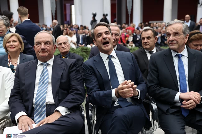 Το παρασκήνιο του Ζαππείου: Μήνυμα ενότητας Μητσοτάκη, Καραμανλή, Σαμαρά και αιχμές των πρώην κατά της ΕΕ