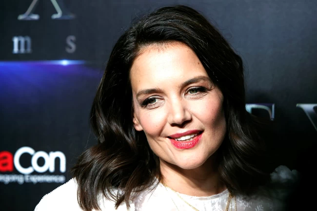 KATIE HOLMES