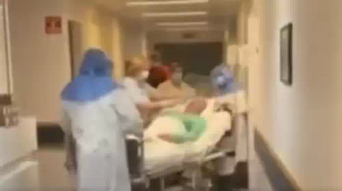 Κορονοϊός - Μήνυμα ζωής: Έξοδος 54χρονου από ΜΕΘ στην Ξάνθη - &quot;Στο καλό, περαστικά&quot; φώναζαν οι νοσηλευτές [Βίντεο]