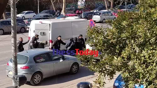 Σοκ στη Θεσσαλονίκη: Νεκρό βρέφος βρέθηκε μέσα σε κάδο απορριμμάτων... | Ελλάδα Ειδήσεις