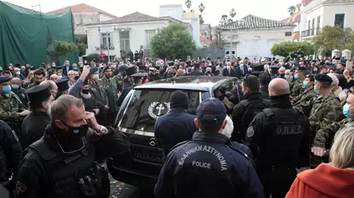 Μεσολόγγι: Η Αιτωλοακαρνανία αποχαιρέτησε τον μακαριστό μητροπολίτη Κοσμά [Βίντεο-Εικόνες]