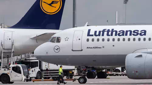Γερμανία: Κατέβασαν οικογένεια από πτήση της Lufthansa γιατί ο δίχρονος γιος δεν ήθελε να φορέσει μάσκα [εικόνες]