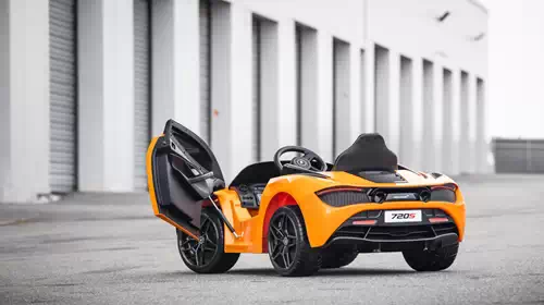 Τι παίρνετε σε ένα παιδί που έχει τα πάντα; Μία McLaren 720S ‘Ride-On’