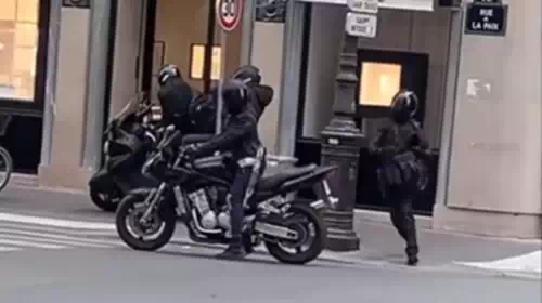 Παρίσι: Ξάφρισαν κοσμηματοπωλείο του οίκου Chanel - Έφυγαν &quot;κύριοι&quot; με δύο μοτοσικλέτες [βίντεο]