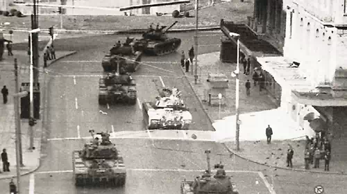 21η Απριλίου 1967: &quot;…Προσοχή, προσοχή! Ο στρατός ανέλαβεν την διακυβέρνησιν της χώρας…&quot;  - Ιστορικά πρωτοσέλιδα για τη χούντα
