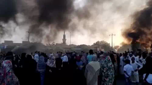 Πραξικόπημα στο Σουδάν: Επτά νεκροί και 140 τραυματίες - Οι ΗΠΑ καταδικάζουν και &quot;παγώνουν&quot; 700 εκατ. δολάρια