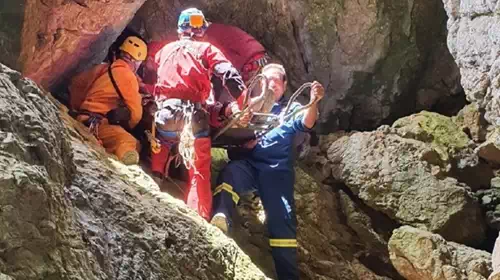 Σητεία: Επιχείρηση διάσωσης 67χρονου σπηλαιολόγου - Τραυματίστηκε στο πόδι και εγκλωβίστηκε σε σπήλαιο