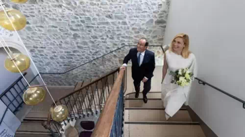 Γαμπρός για πρώτη φορά ο Φρανσουά Ολάντ: Ο πρώην πρόεδρος της Γαλλίας παντρεύτηκε την ηθοποιό Ζυλί Γκαγιέ
