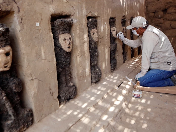 Σπάνια ξύλινα αγάλματα ηλικίας 800 ετών βρέθηκαν σε ανασκαφή | Πολιτισμός  Ειδήσεις