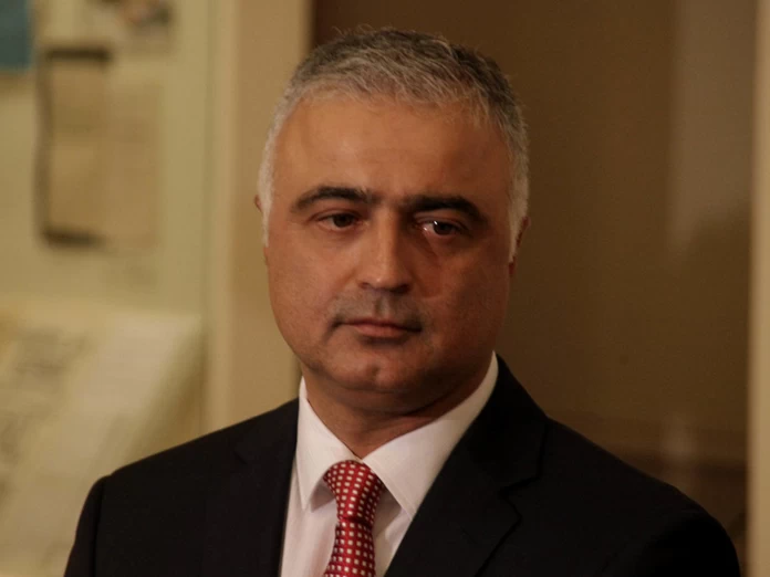 O Boyleyths Tsabdaridhs Pairnei 2 500 Kai Apo To Dhmo Beroias