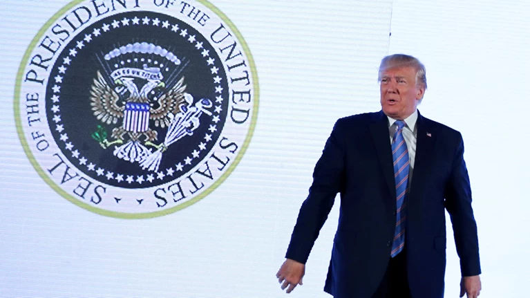 Ο Τραμπ επαναφέρει τη θανατική ποινή σε ομοσπονδιακό επίπεδο