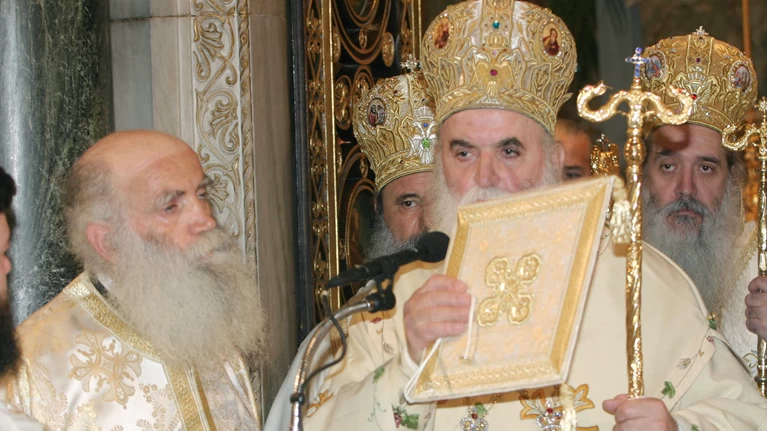 Αποτέλεσμα εικόνας για αγνόησε την απαγόρευση ο Μητροπολίτης Κυθήρων - Κανονικά οι Χαιρετισμοί