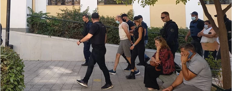βιαστής Πετράλωνα
