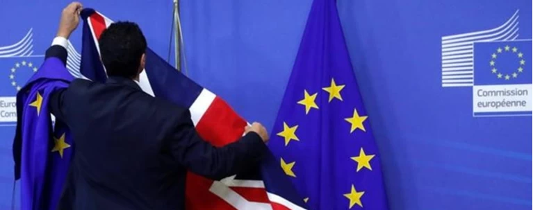 Brexit: Πως κατάφεραν 700 Βρετανοί να μείνουν στην Κομισιόν