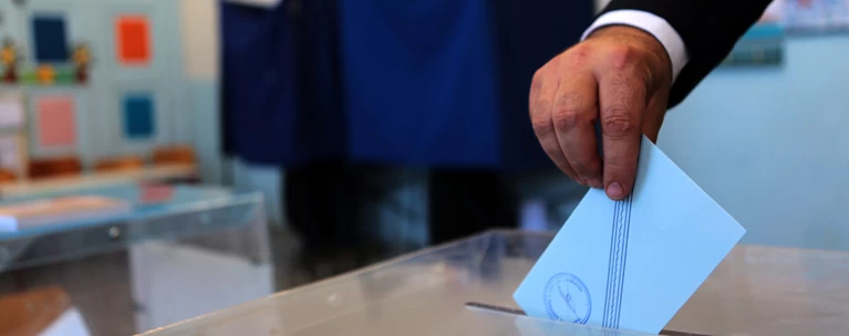 Δημοσκοπική κατάρρευση για τον ΣΥΡΙΖΑ