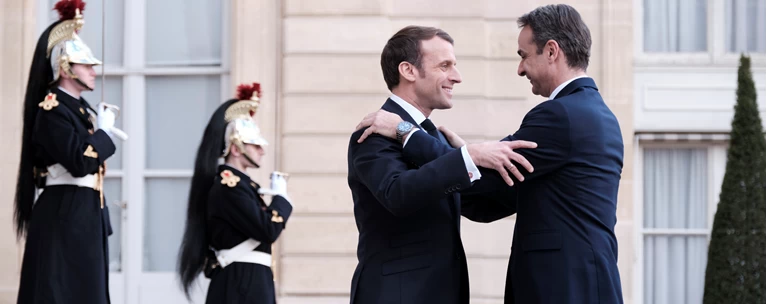 mitsotakis macron