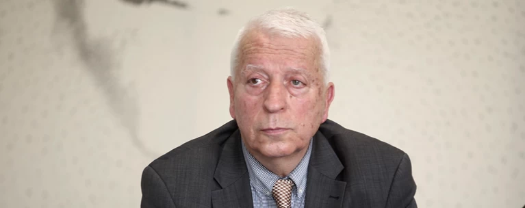 μουτζουρης