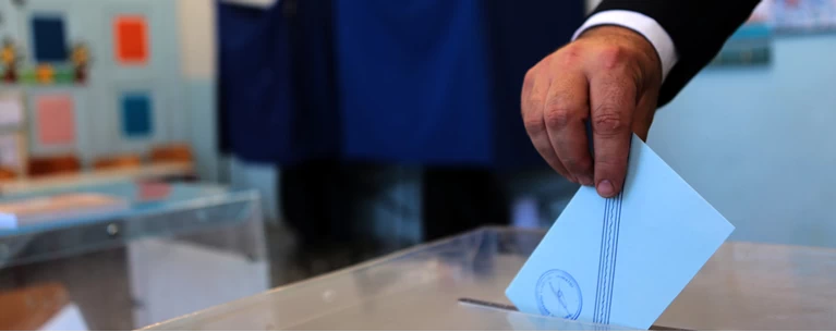 Δημοσκοπική κατάρρευση για τον ΣΥΡΙΖΑ