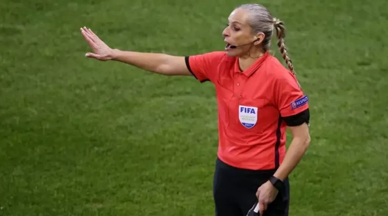 Χρυσούλα Κορομπίλια