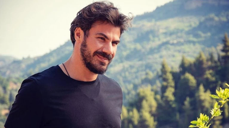Άκης Πετρετζίκης