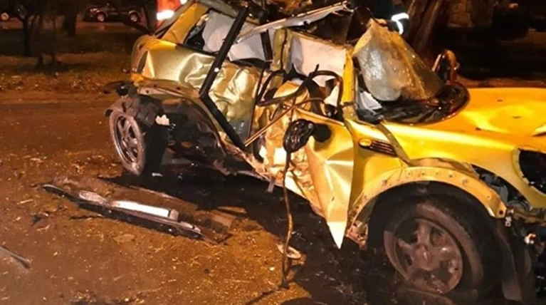 Τροχαίο Αυτοκίνητο τρακαρισμένο